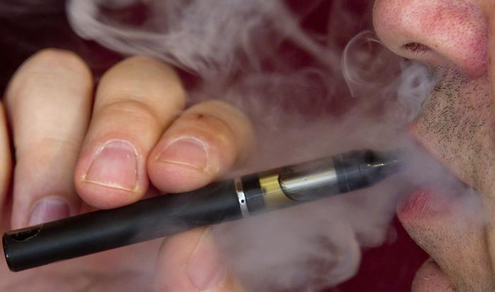 Covid: anche con e-cig possibile aumento rischio forma grave