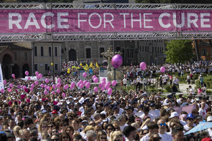 Record per Race for the cure, 70 mila contro il tumore al seno