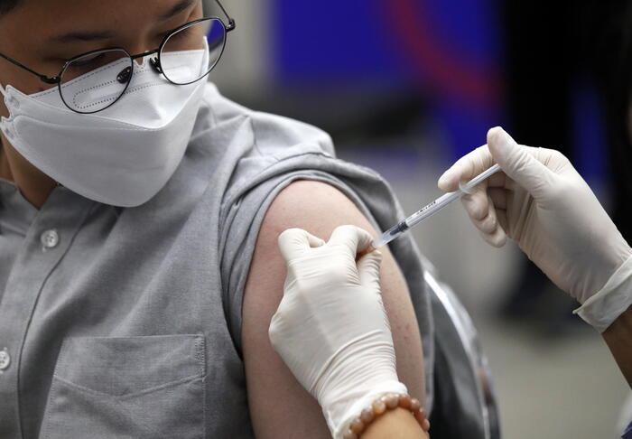 Covid: i timori influenzano i sintomi post-vaccinazione