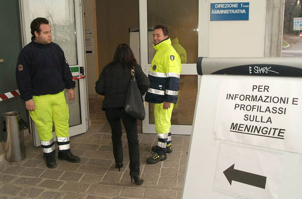 Meningite: Livorno, ricoverato per meningococco C