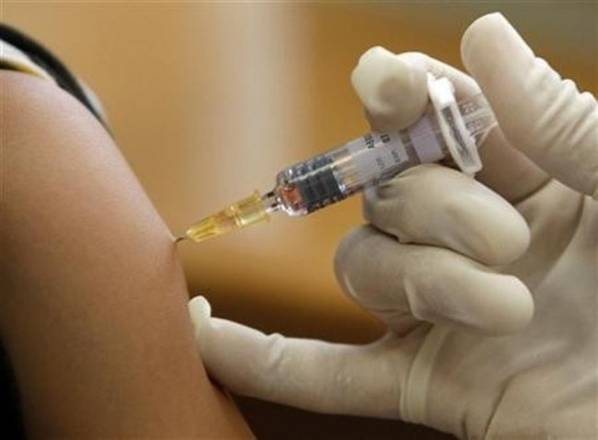 Sanità: nuovo piano vaccinale, in Toscana 'sono già Lea'